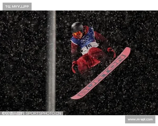 王梓阳80.50分排名第十，晋级单板滑雪男子U型场地技巧决赛